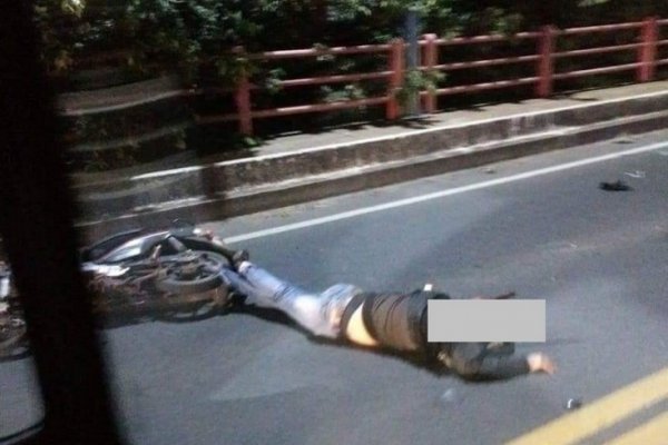 Tragedia en el puente General Belgrano: Motociclista murió al chocar contra un camión