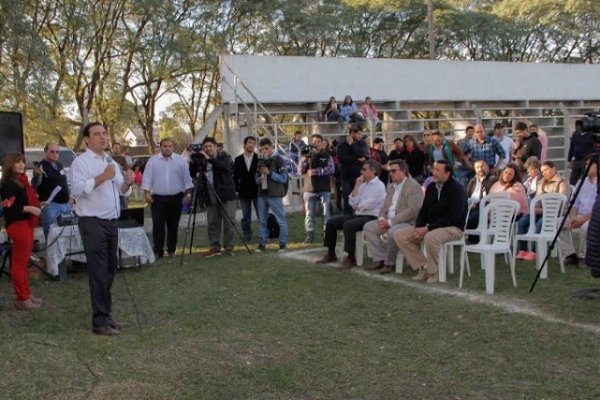 Valdés presidió la inauguración del Estadio de Atlético Mercedes