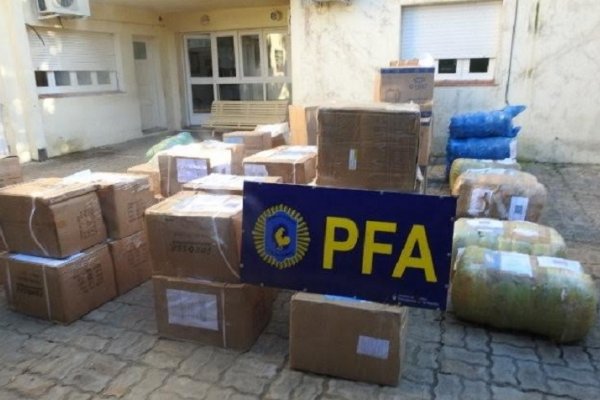 Confiscan cargamento de mercadería ilegal en Paso de los Libres