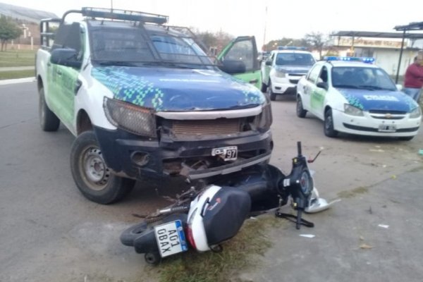Motochorros intentaron escapar y chocaron contra un patrullero