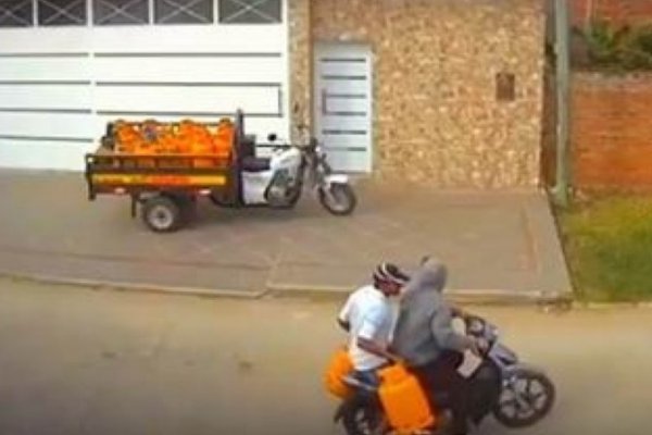 Delincuentes fueron filmados mientras hurtaban garrafas de gas
