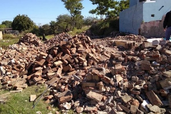 Un obrero murió y varios sufrieron heridas por el derrumbe de una pared en Villa Ángela