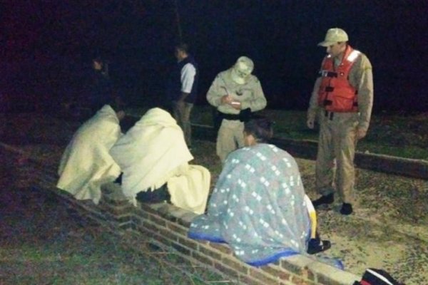 Goya: Rescataron una embarcación que naufragó en el Paraná