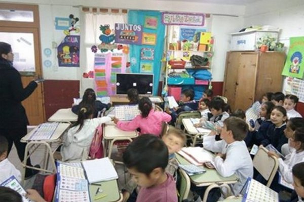 Mercedes: Charlas sobre educación vial en la Escuela Nº 85