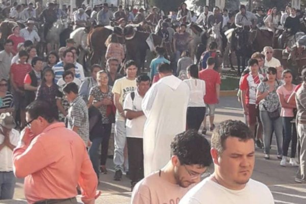 Una multitud esperó a los peregrinos de San Luis