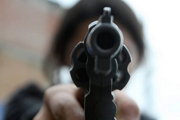 Efectuaron varios disparos contra un verdulero para robarle la camioneta en el barrio Ponce
