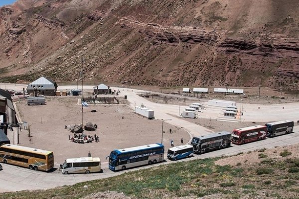 La falta de argentinos hace caer 20 por ciento las compras de turistas en Chile