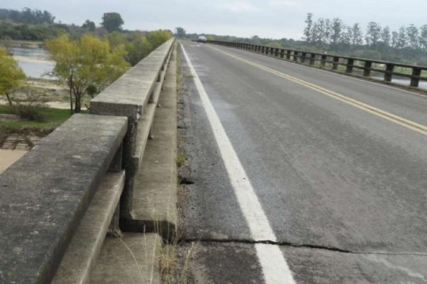 Crisis vial: Esperan arreglos del puente sobre el río Corrientes que tiene fisuras de hasta 30 cm