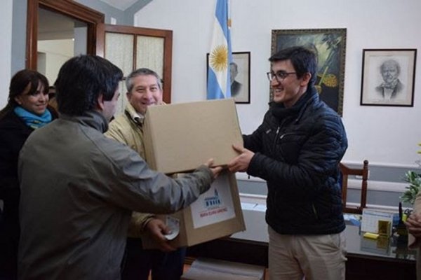 El municipio de Mercedes entregó becas a los estudiantesd