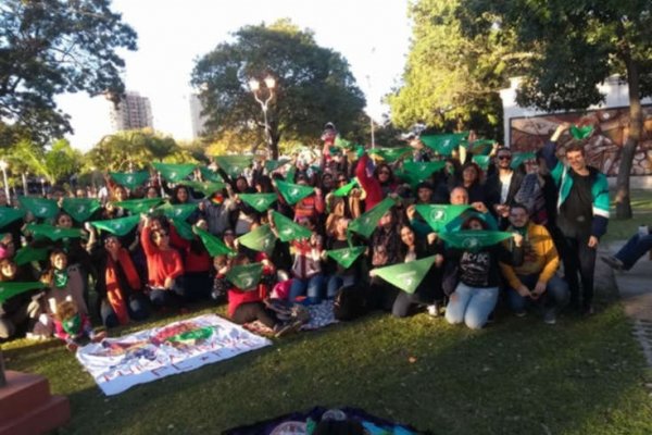 Con pañuelazo verde y vigilia en Corrientes, se esperará una votación histórica