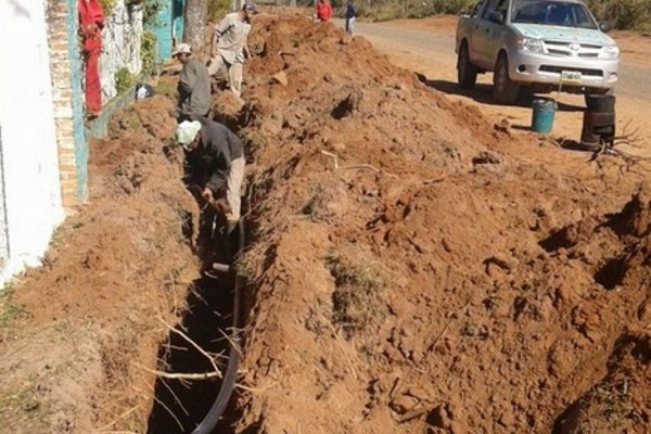 Plan Aguas: Avances en el tendido de red del paraje Ibahay