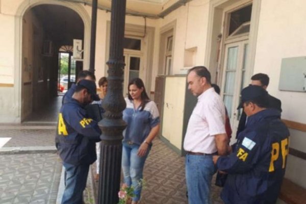 Corrientes: Una detenida por allanamientos en Sauce vinculados al caso de corrupción de Angelina Lesieux