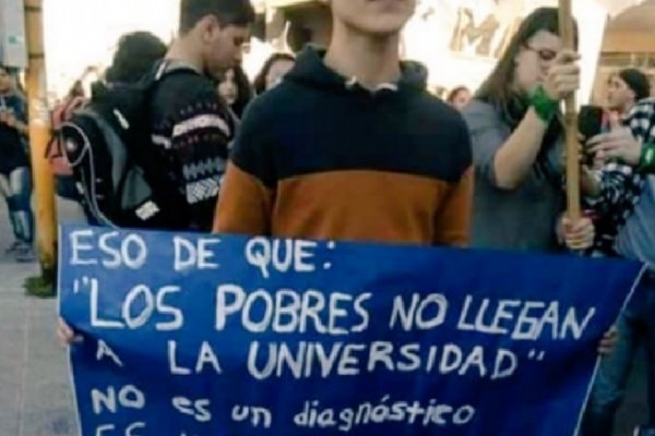 Docentes universitarios siguen la lucha con clases públicas y marchas