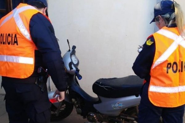 Paseaba por el centro en una moto robada y fue atrapado