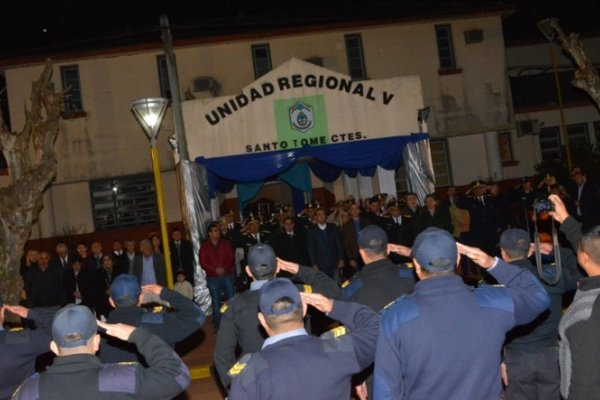 El gobernador Valdés encabezó el ascenso a Policías en Santo Tomé