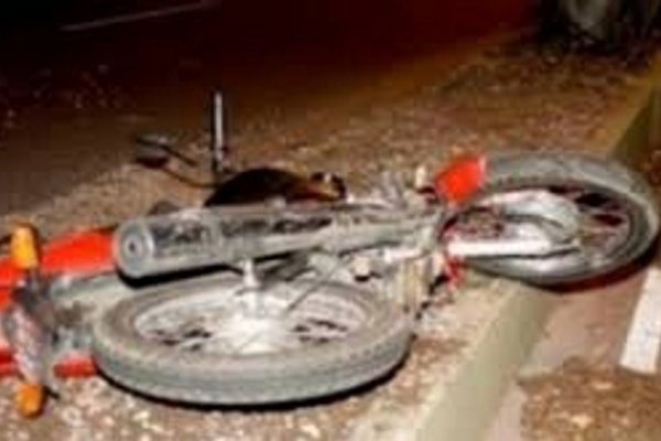 Monte Caseros: joven murió al perder el control y caer de su moto