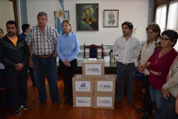 La Municipalidad de Mercedes entregó becas a estudiantes