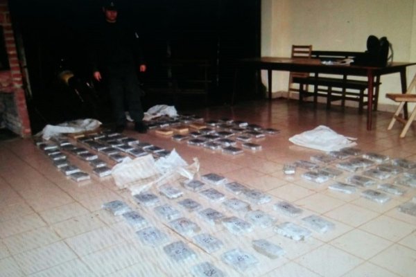 Misiones: Hallaron alrededor de 97 kilos de marihuana en el monte