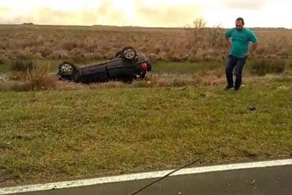 Accidente fatal cerca de Mantilla: dos menores y su madre murieron tras el vuelco de una camioneta