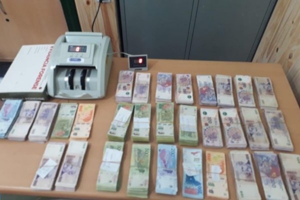 Mercedes: Gendarmería incautó importante suma de dinero y cheques de dudosa procedencia