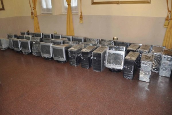 El Superior Tribunal de Justicia entregó computadoras a la Policía