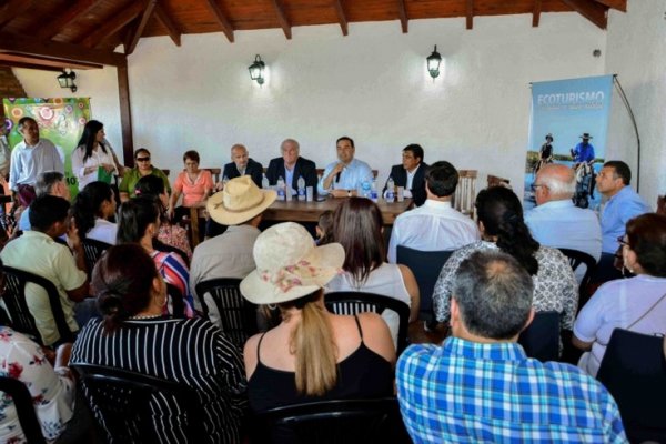 Entregaron subsidios a emprendedores turísticos