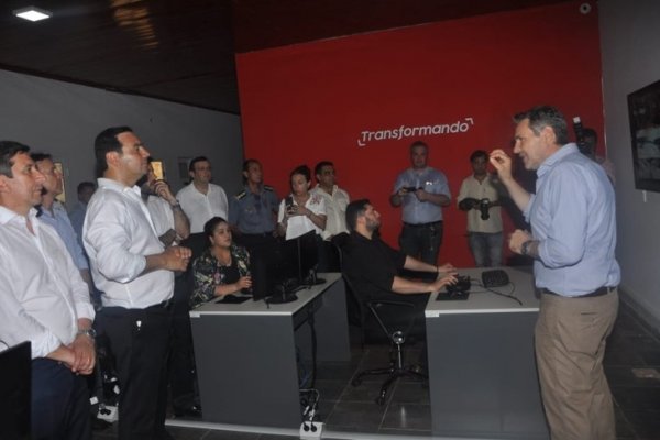 Valdés inauguró la Central de Operaciones y Monitoreo de Virasoro