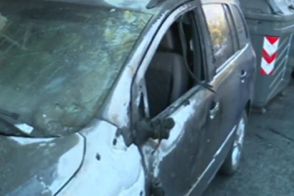 Se incendió una camioneta y el auto de Kicillof en Agronomía