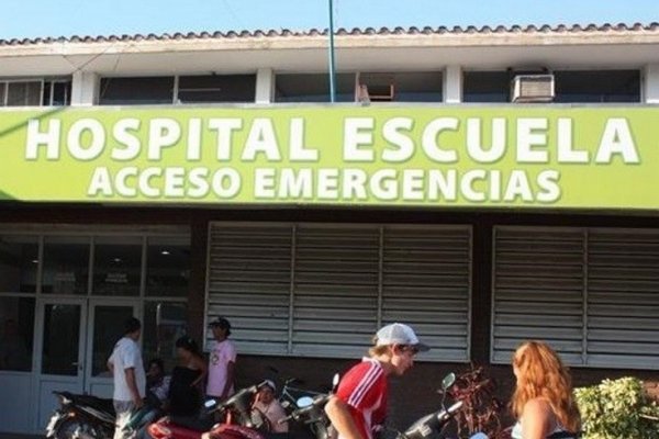 Dos heridos tras chocar una moto y un remís en zona céntrica