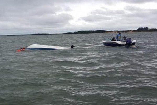 Pescadores fueron rescatados en el río Paraná tras vuelco de una lancha en Ituzaingó