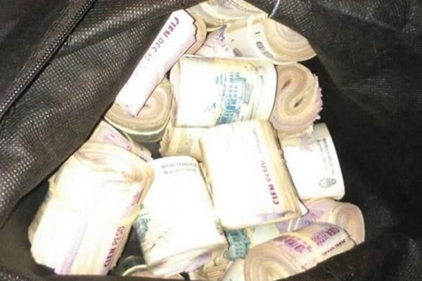 Gendarmes devolvieron 400 mil pesos a un turista en Corrientes