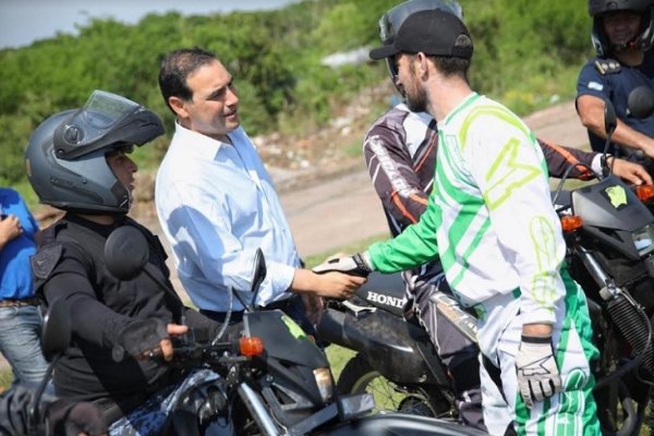 Valdés recorrió predio policial y obras  de ripio en la periferia de la Ciudad