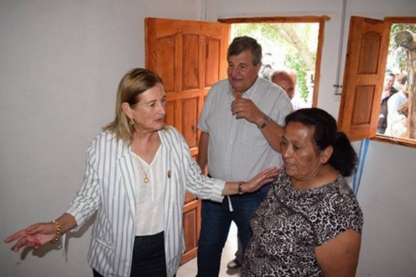 La Intendente de Mercedes inauguró una nueva vivienda