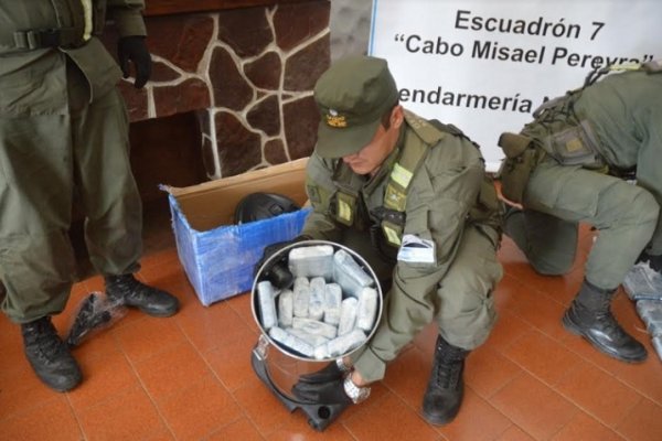 Tapebicuá: decomisan 94 kilos de marihuana en un colectivo de larga distancia