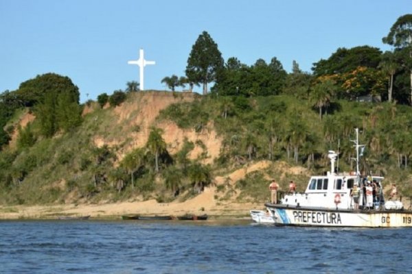 Bella Vista: dos hombres desaparecieron en las aguas del Paraná tras el vuelco de su canoa