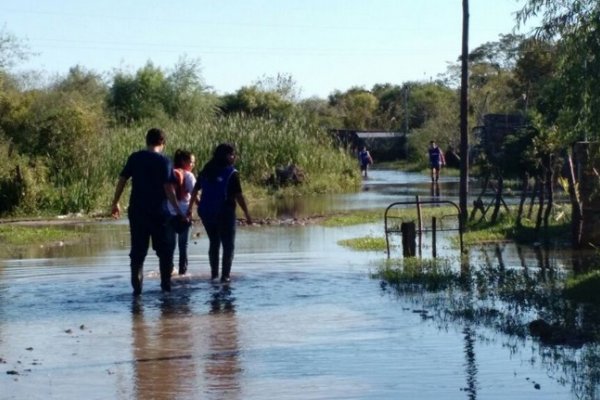 Inundación: Más de 900 evacuados y autoevacuados en San Luis del Palmar
