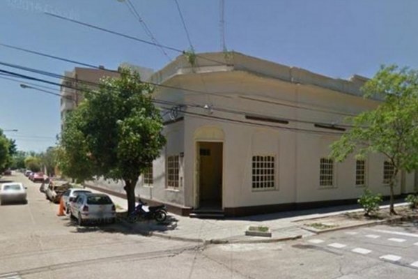 Violento asalto en una conocida parrilla: Delincuentes atacaron con un cuchillo al sereno