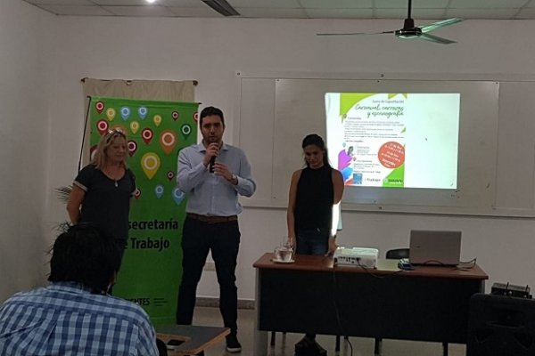Mercedes: Trabajo capacitó en el diseño de carrozas y escenografía de Carnaval