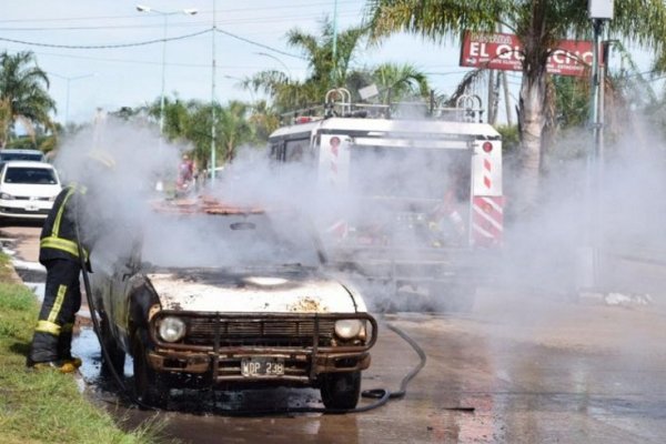 Mercedes: Hombre incendió su camioneta tras recibir una multa