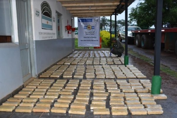 Virasoro: decomisan más de 345 kilos de marihuana en un camión