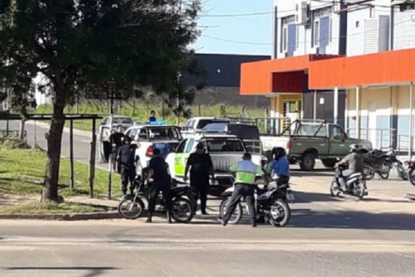 Motociclista alcoholizado intentó escapar de un control y atropelló a un inspector de Tránsito