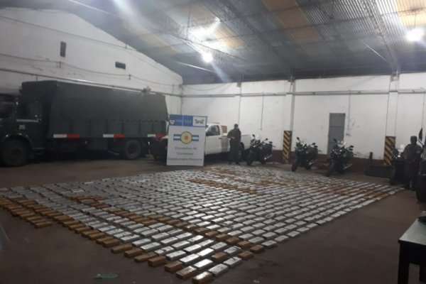 Gendarmes incautaron casi 770 kilos de marihuana en San Cosme