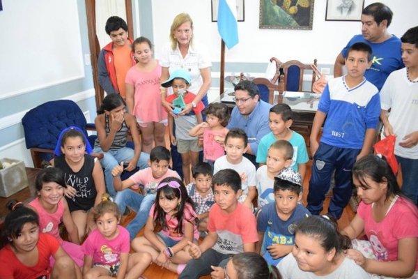 Niños del comedor Doña Tere visitaron a la Intendente de Mercedes