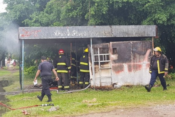 Barrio Ex Aero Club: Incendio destruyó una hamburguesería