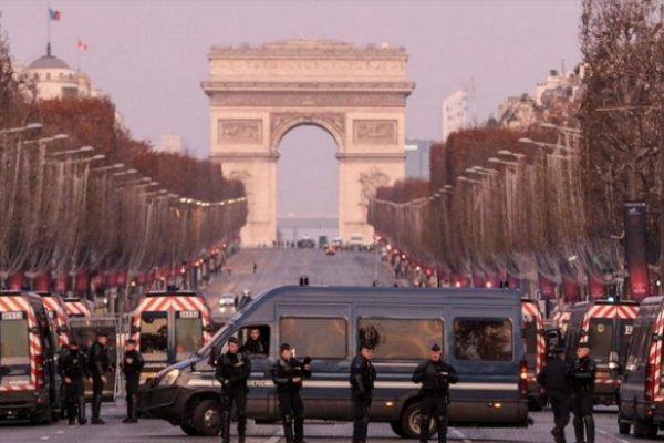 Máxima tensión en París: los chalecos amarillos salen a la calle por quinto sábado consecutivo