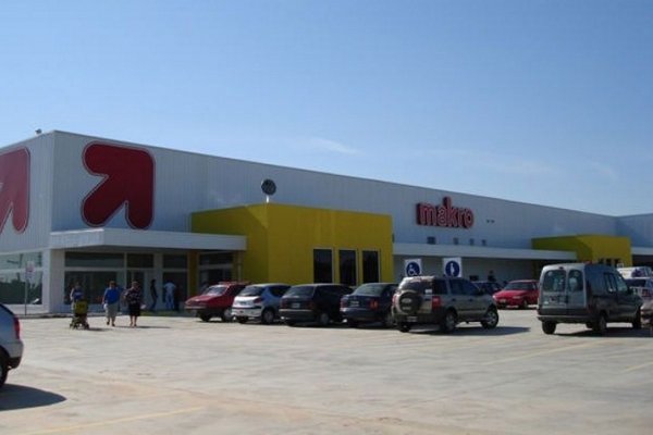Golpearon a un guardia durante un intento de robo a un supermercado mayorista