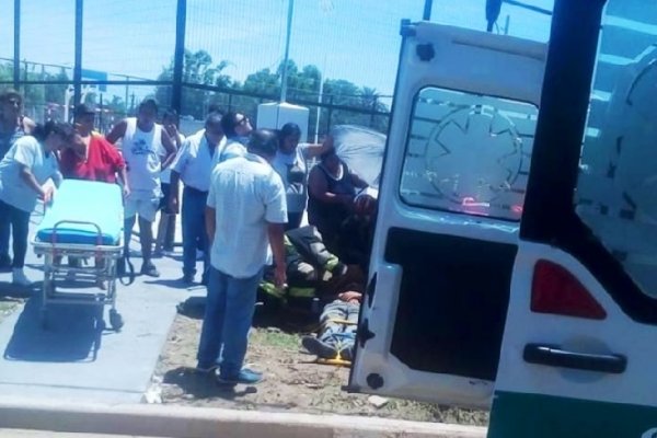 Operario de la DPEC cayó de una escalera y quedó inconsciente