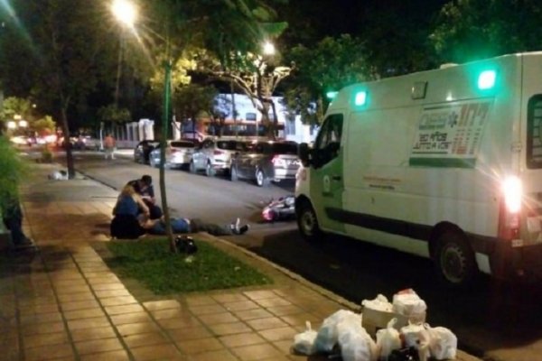 Motociclista herido al chocar la puerta de una camioneta