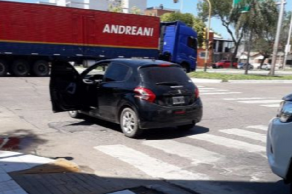 Conductor quedó dormido en plena avenida 3 de Abril
