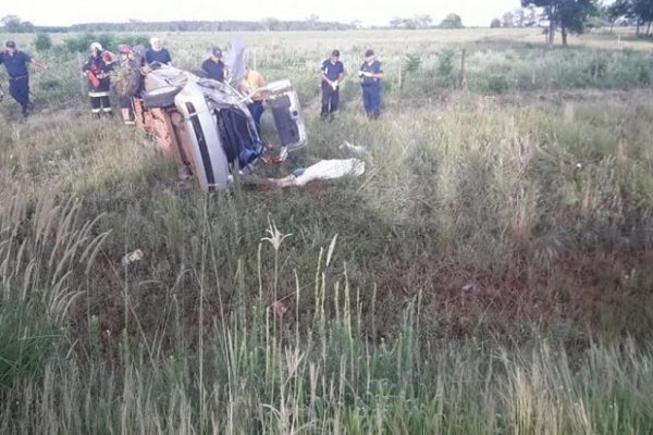 Santo Tomé: un muerto y tres heridos tras el vuelco de un auto